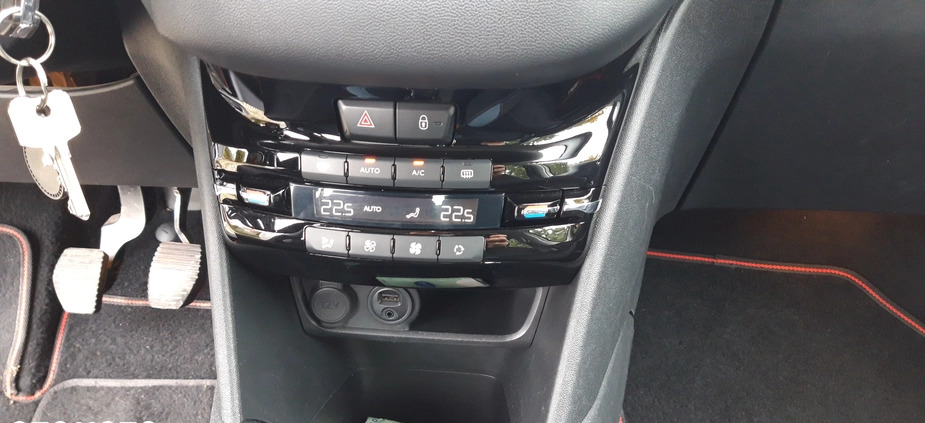 Peugeot 208 cena 20900 przebieg: 216000, rok produkcji 2013 z Świebodzice małe 137